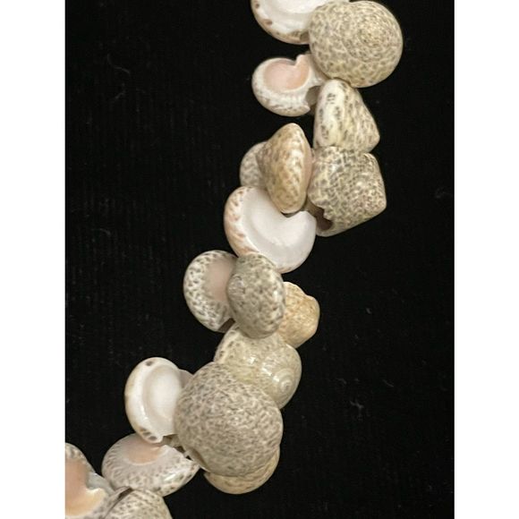 Hawaiian Puka shell necklace 40” - Picture 4 of 6